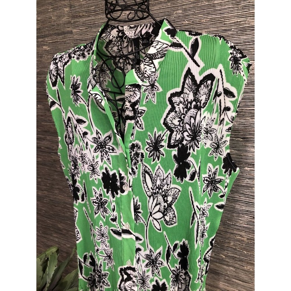 2X Plus Floral Top blouse sleeveless button